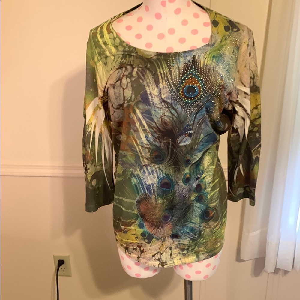 Peacock Feather Print Women's Top W/Bling studs Size Large Like NEW condition
